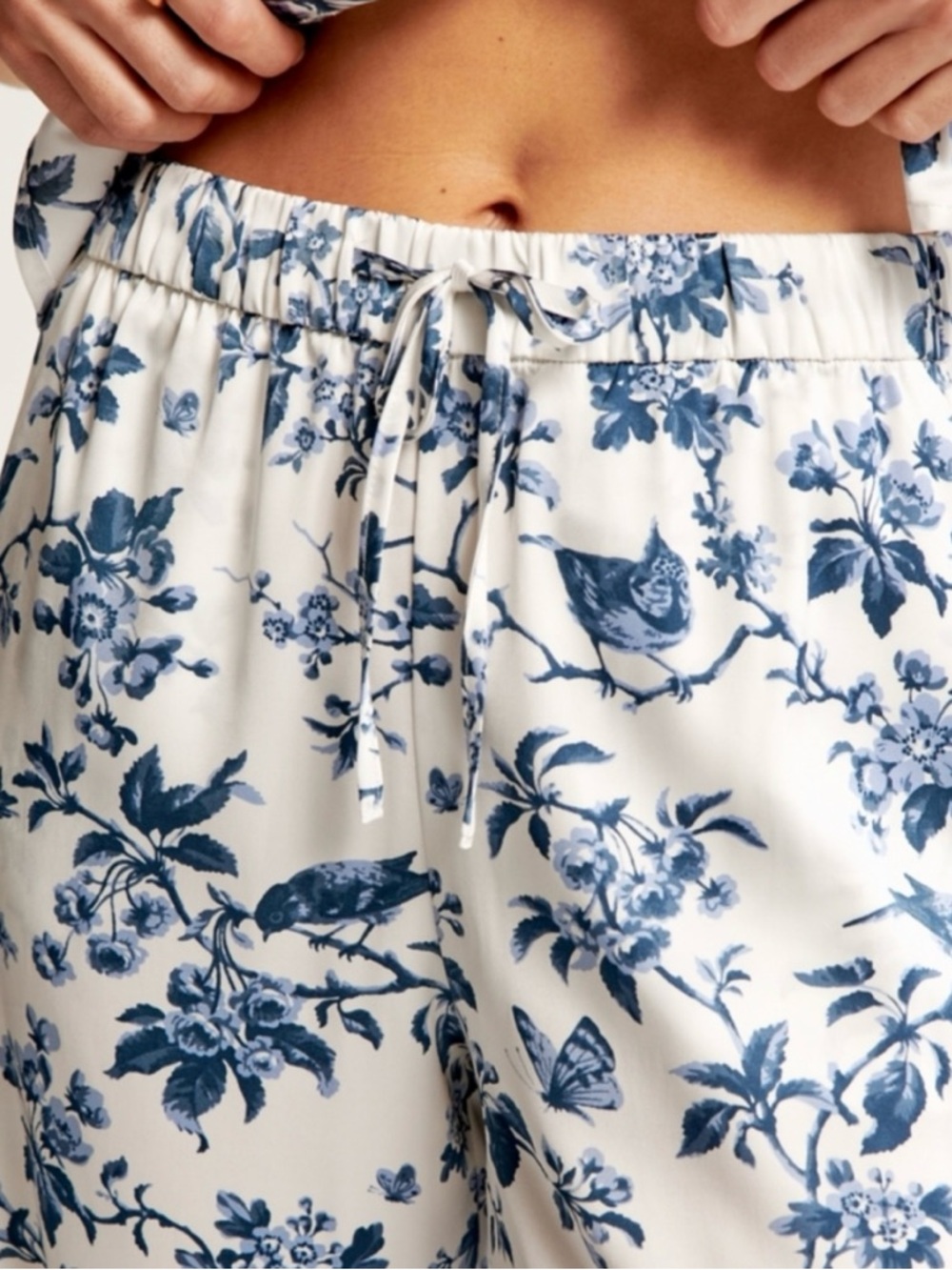 Abercrombie & Fitch Bird & Flower Print Satin Pajama Bottoms L - Picture 3 of 11